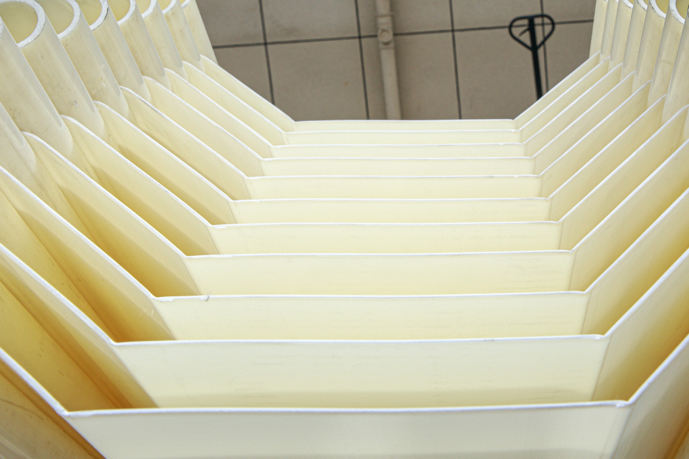 同向流收集水斜板装置